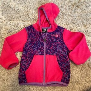 The North Face girl’s hooded fleece